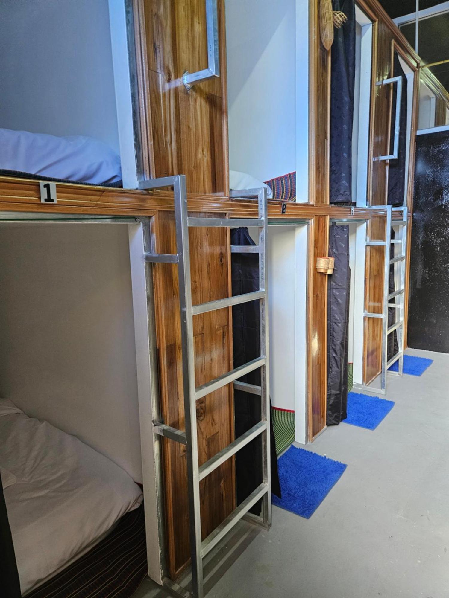 Kai Lions International Capsule Hostel Pakse Dış mekan fotoğraf