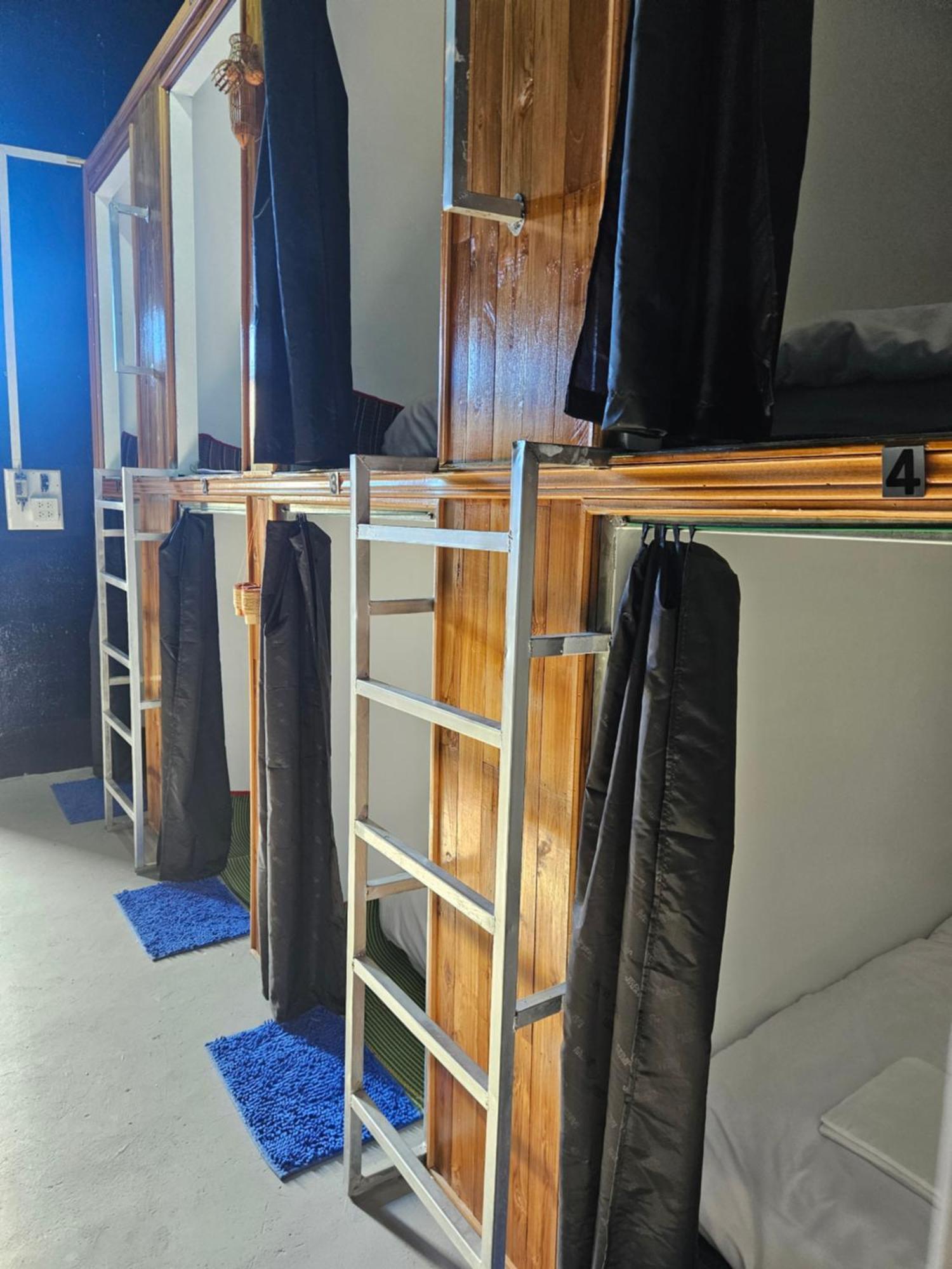Kai Lions International Capsule Hostel Pakse Dış mekan fotoğraf